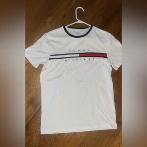 Tommy Hilfiger Red and White Short Sleeve Tee Large